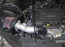 Sistema de Admisión de Aire K&N instalado en un Chevy Cruze Turbo de 1.4L 2011 a 2016