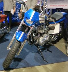 Blue Triumph en el Long Beach International Motorcycle Show
